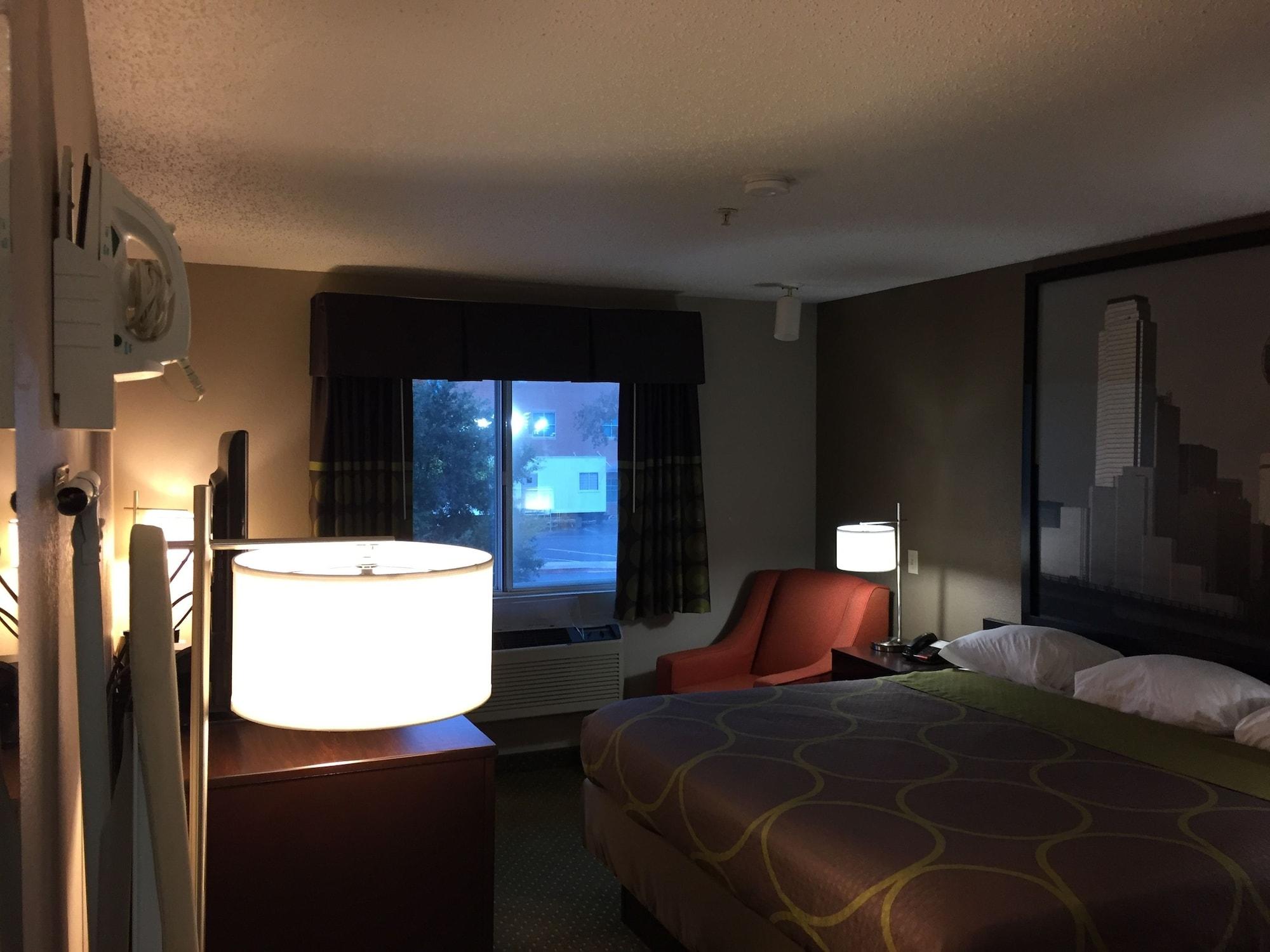 Super 8 By Wyndham Bedford Dfw Airport West Motel Kültér fotó