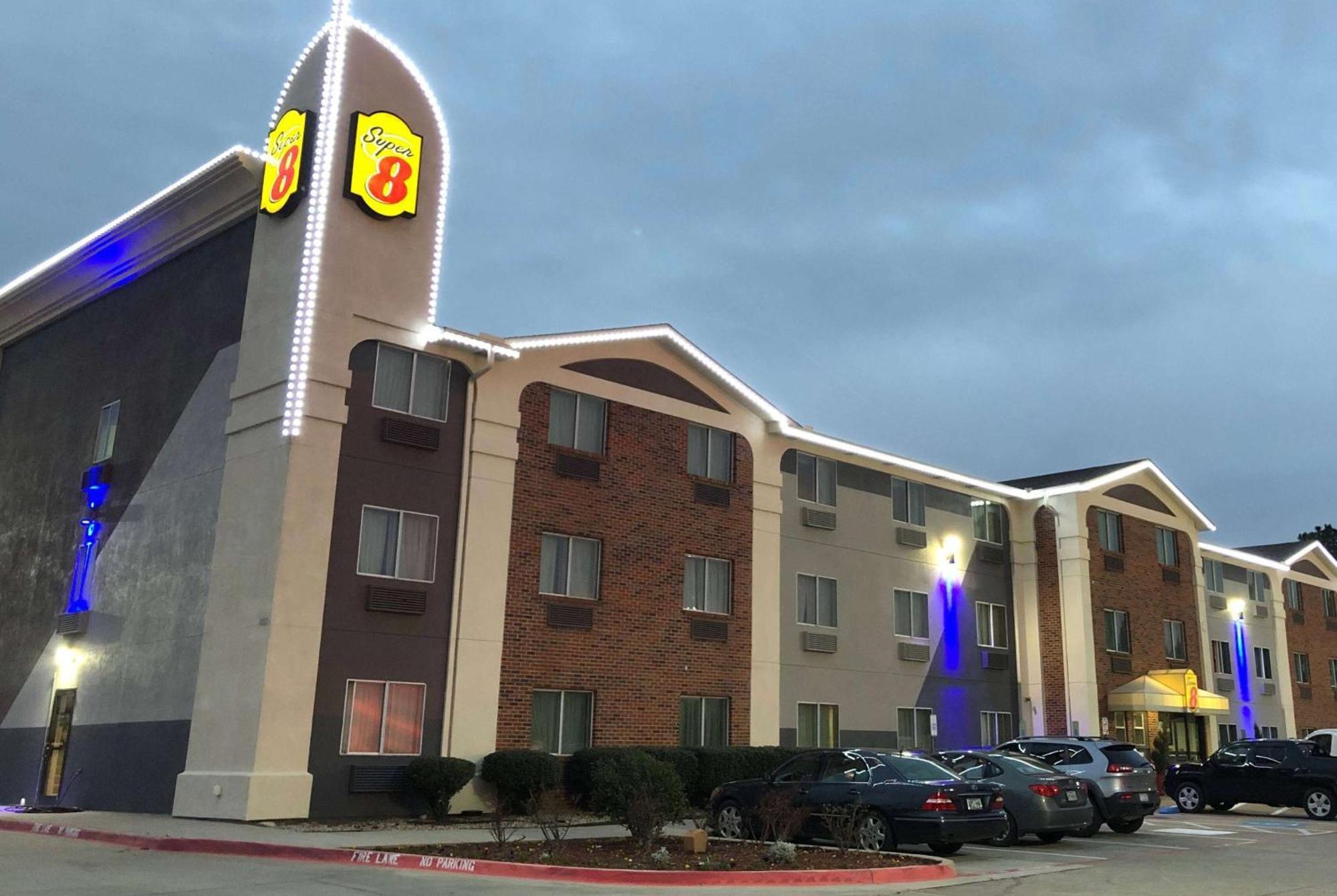 Super 8 By Wyndham Bedford Dfw Airport West Motel Kültér fotó