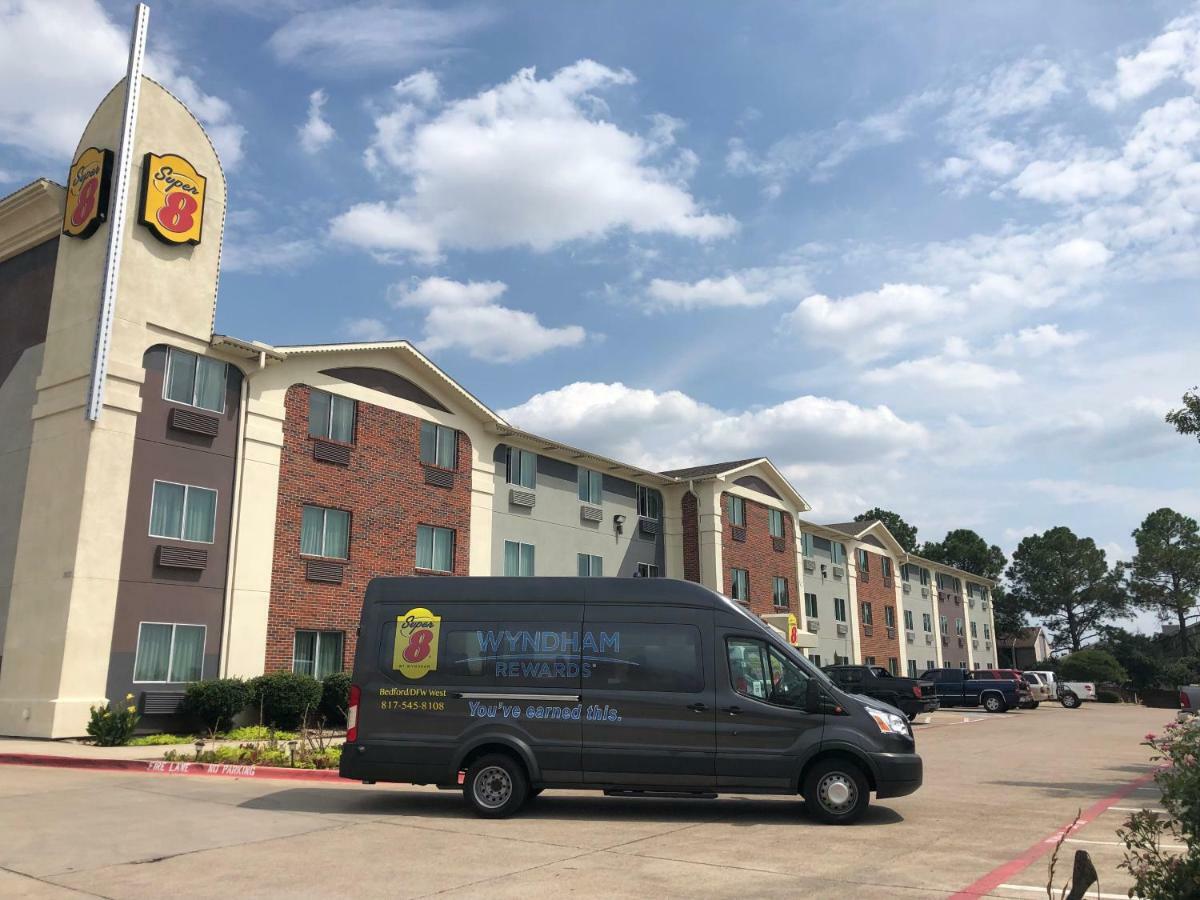 Super 8 By Wyndham Bedford Dfw Airport West Motel Kültér fotó